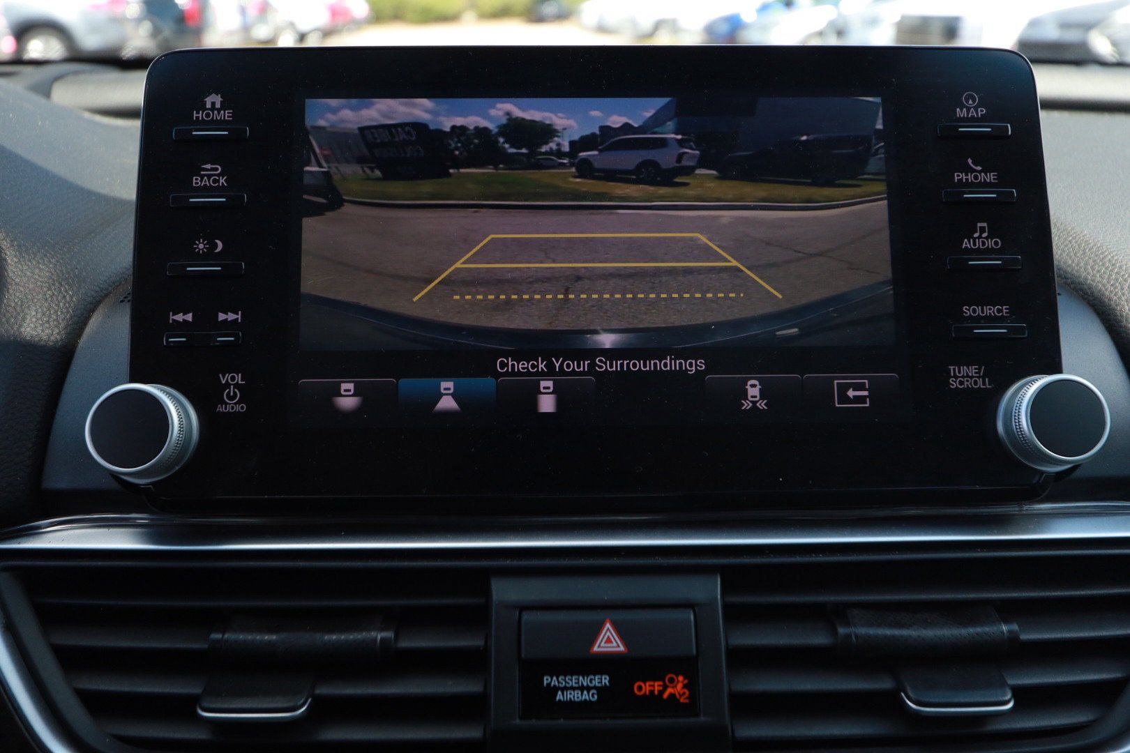 Used 2018 Honda Accord Touring image 15
