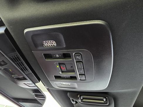 Used 2025 Toyota Camry XSE image 28