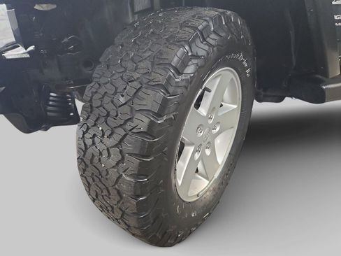 Used 2018 Jeep Wrangler Unlimited Sport S AWD/4WD image 31