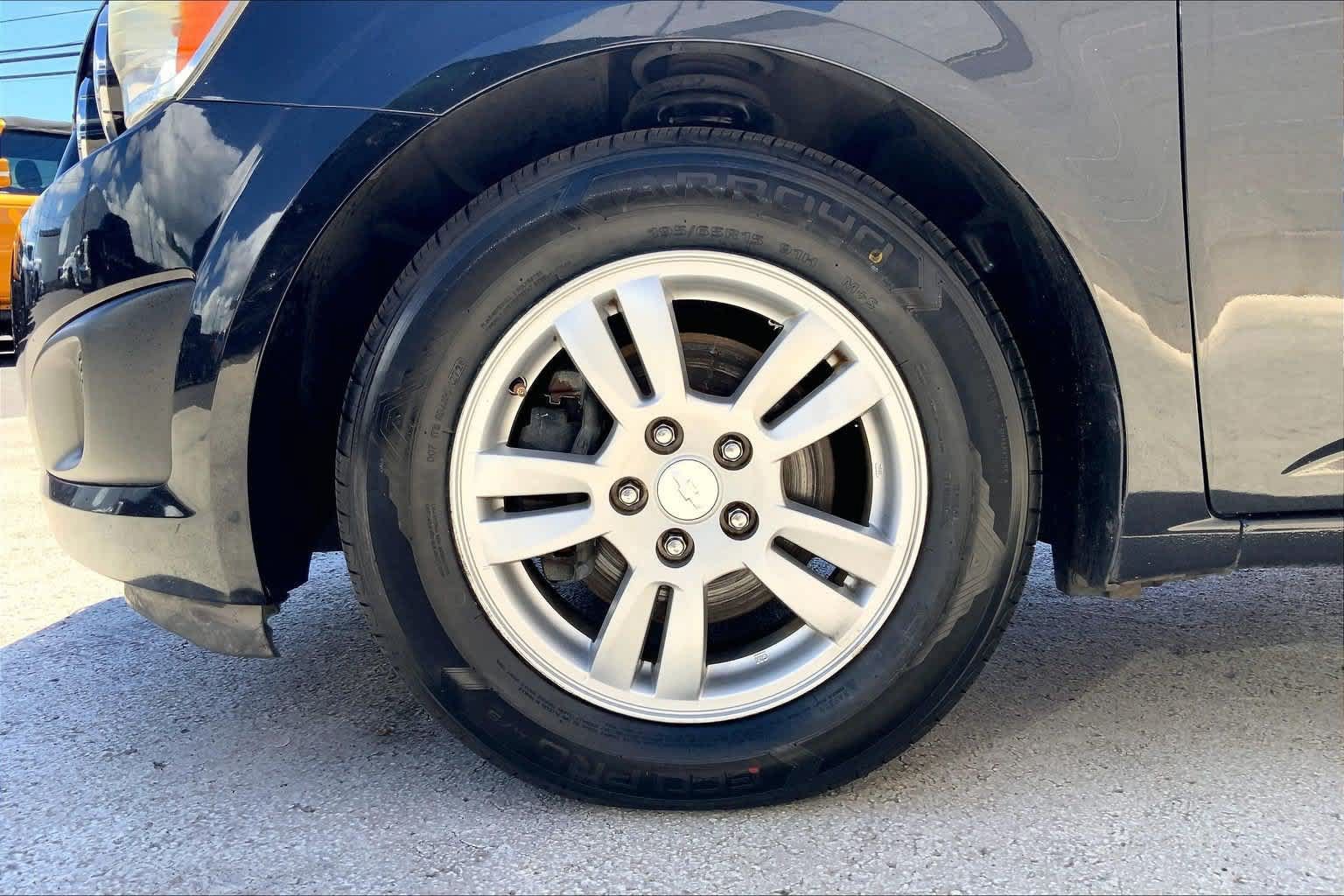 Used 2014 Chevrolet Sonic LT FWD image 8