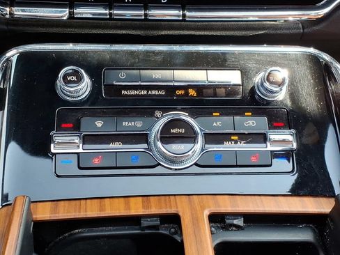 Used 2019 Lincoln Navigator Reserve AWD/4WD image 20