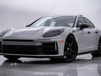 New 2025 Porsche Panamera 4