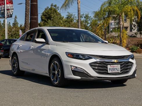 Used 2023 Chevrolet Malibu LT FWD image 2