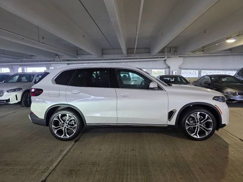New 2026 BMW X5 xDrive40i AWD/4WD image 3