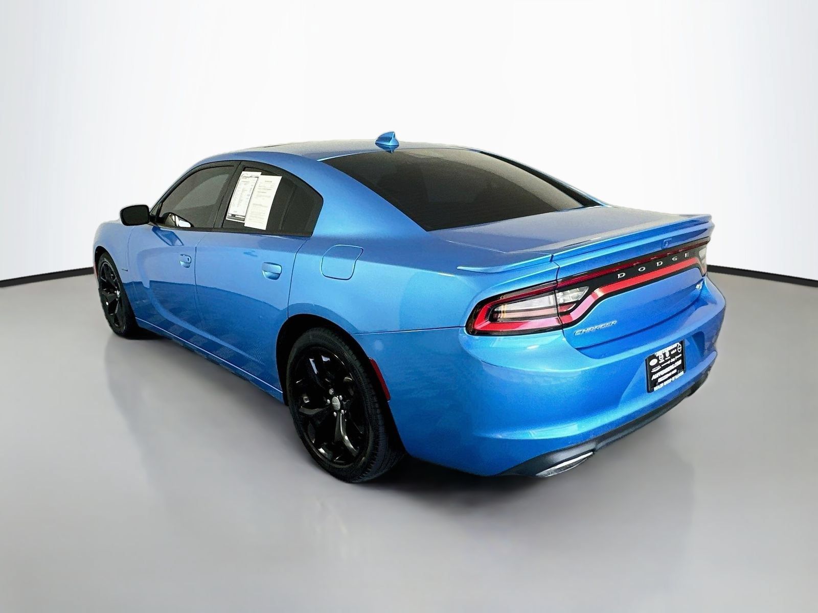 Used 2015 Dodge Charger R/T RWD image 5