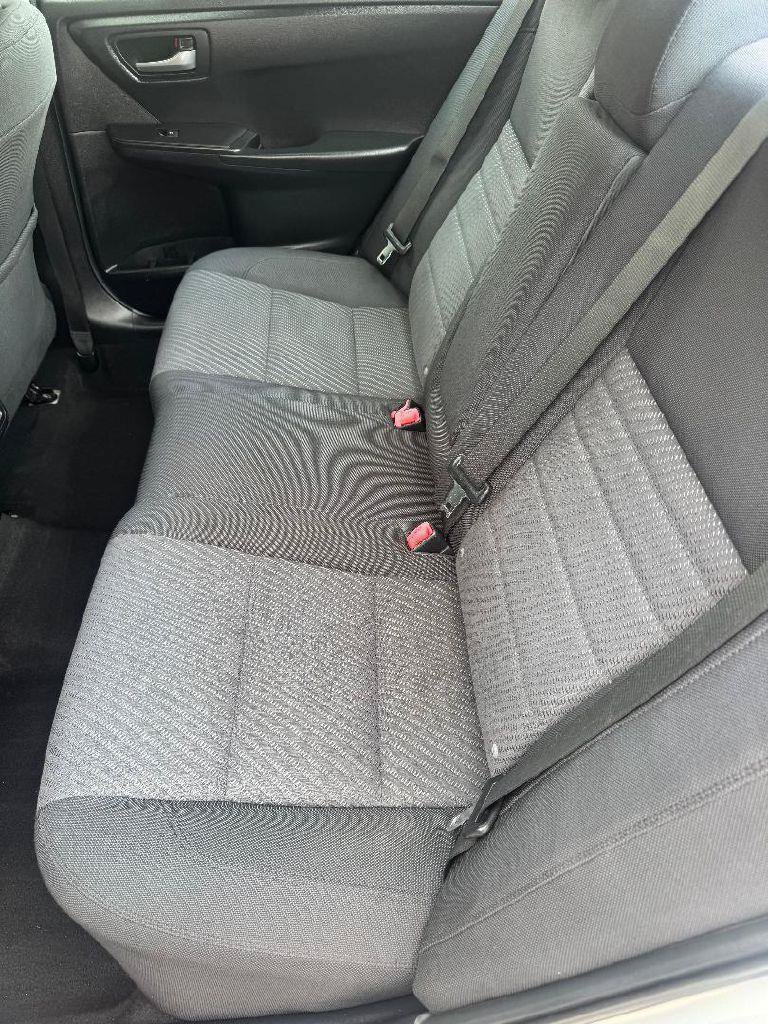 Used 2015 Toyota Camry LE FWD image 29