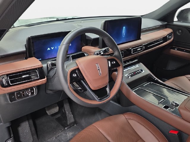 New 2027 Lincoln Aviator Reserve w/ Jet Appearance Package AWD/4WD image 13