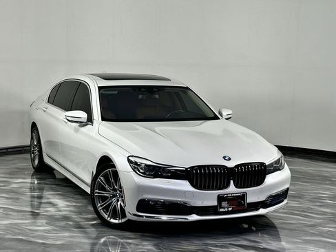 Used 2017 BMW 740i RWD image 2