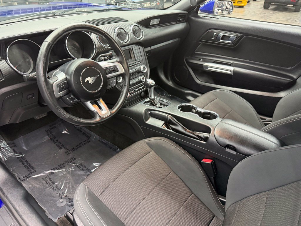 Used 2015 Ford Mustang Coupe RWD image 30