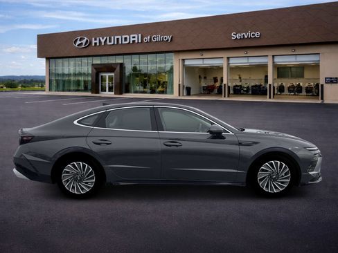 New 2026 Hyundai Sonata Limited FWD image 9