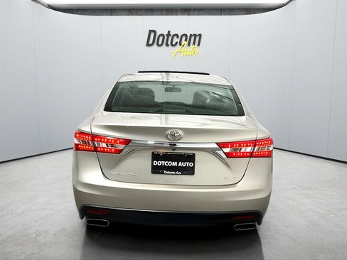 Used 2014 Toyota Avalon XLE Premium image 9