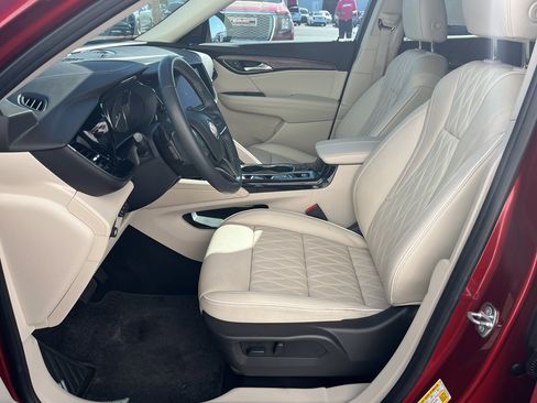 Used 2023 Buick Envision Avenir image 22