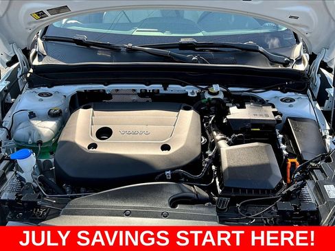Used 2026 Volvo XC40 B5 Plus AWD/4WD image 38