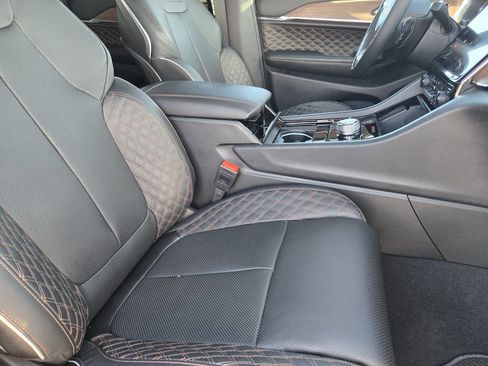 Used 2025 Jeep Grand Cherokee Summit w/ Adv Protech Group IV image 9