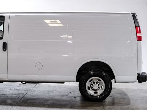 Used 2020 Chevrolet Express 2500 RWD image 21