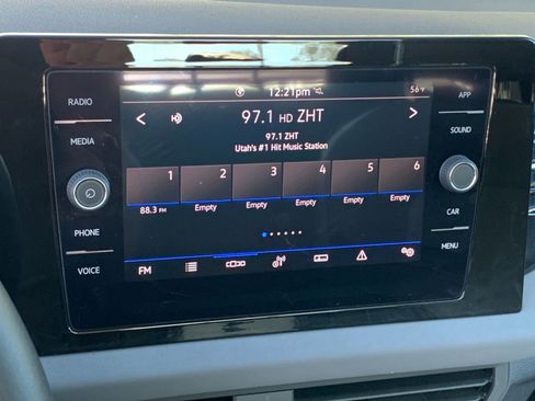 Used 2025 Volkswagen Jetta SE image 21