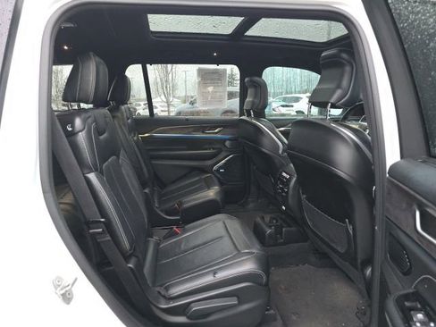 Used 2022 Jeep Grand Cherokee L Overland w/ Advanced Protech Group III image 12