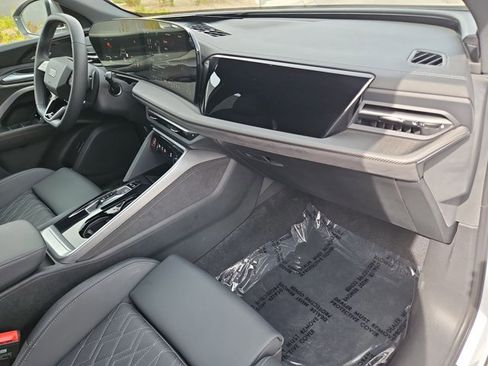 Used 2025 Audi SQ5 Premium Plus image 23