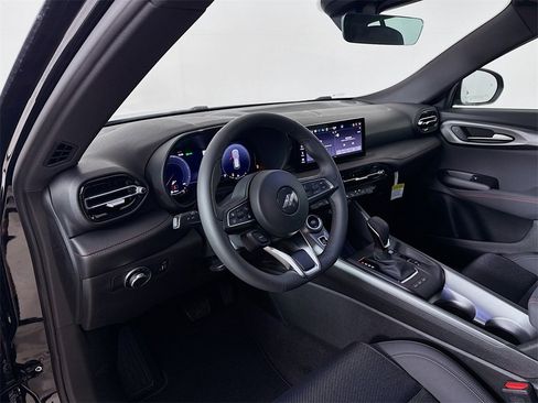 New 2025 Dodge Hornet GT w/ Tech Pack image 9