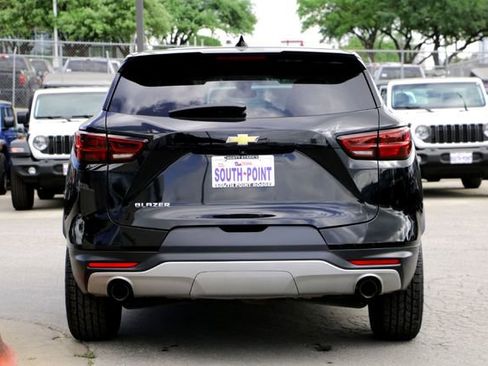 Used 2023 Chevrolet Blazer LT FWD image 6