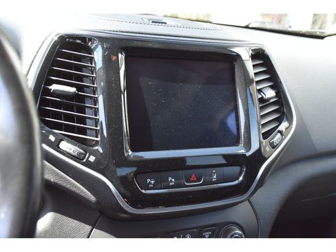 Used 2021 Jeep Cherokee Limited image 22