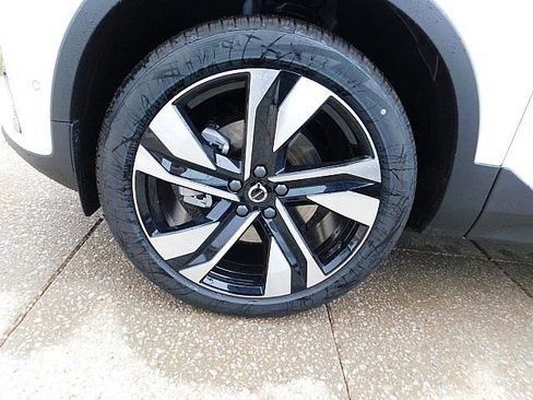 New 2026 Volvo XC40 B5 Ultra w/ Climate Package image 12