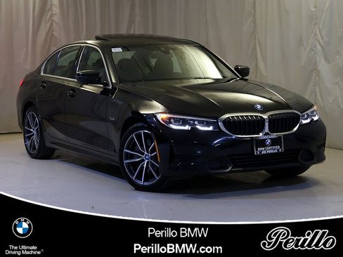 Used 2022 BMW 330e xDrive w/ Premium Package AWD/4WD image 1