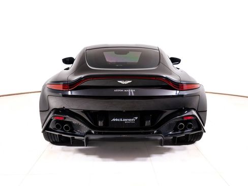 Used 2019 Aston Martin V8 Vantage Coupe image 4