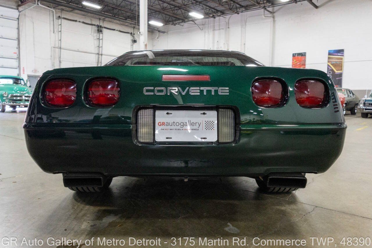 Used 1995 Chevrolet Corvette Coupe RWD image 7
