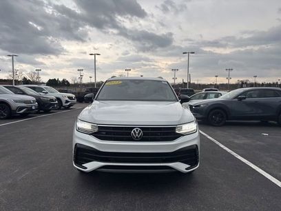 Certified 2023 Volkswagen Tiguan SE R-Line