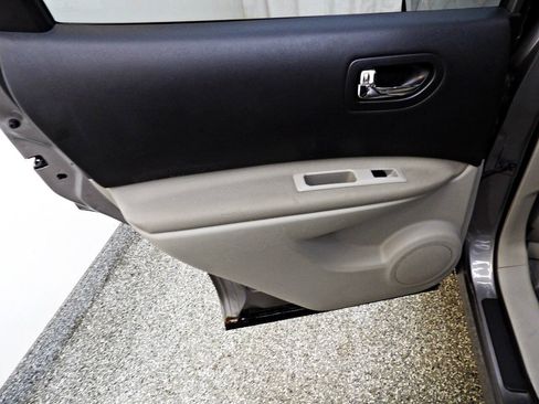 Used 2013 Nissan Rogue S w/ Special Edition Pkg AWD/4WD image 9