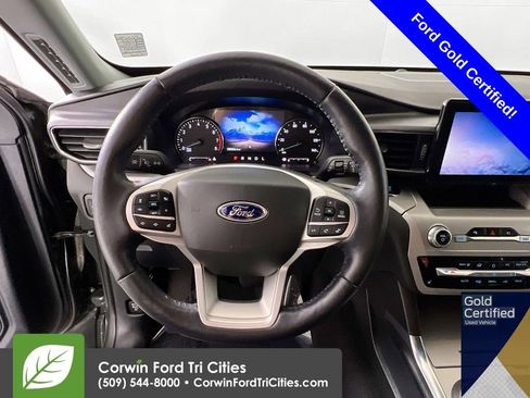 Used 2022 Ford Explorer XLT w/ Equipment Group 202A image 8