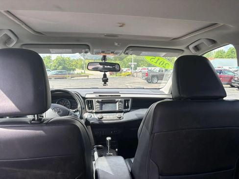 Used 2015 Toyota RAV4 Limited AWD/4WD image 9