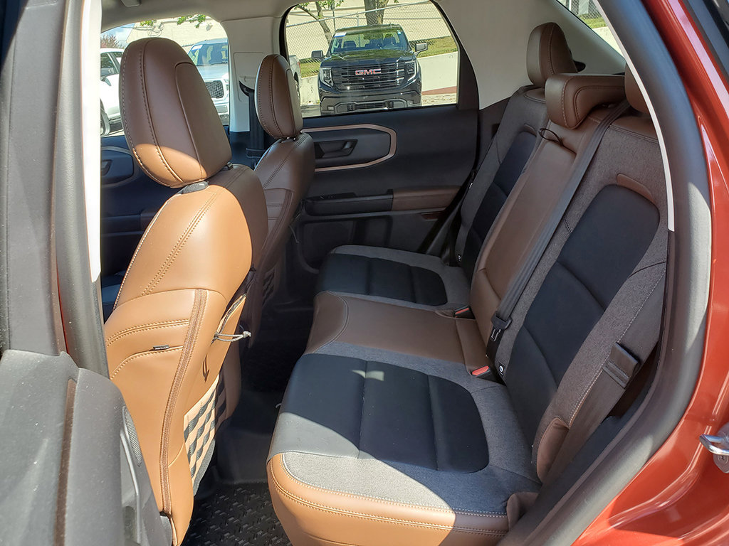 Used 2023 Ford Bronco Sport Outer Banks w/ Tech Package AWD/4WD image 7