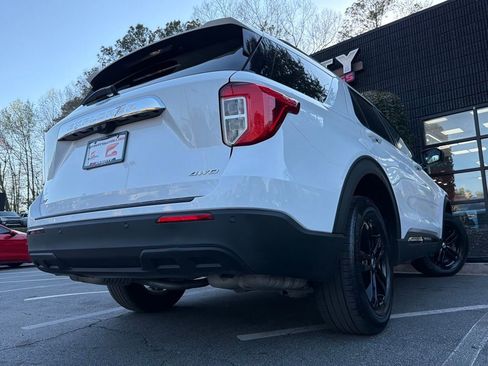 Used 2024 Ford Explorer XLT w/ Equipment Group 202A image 12