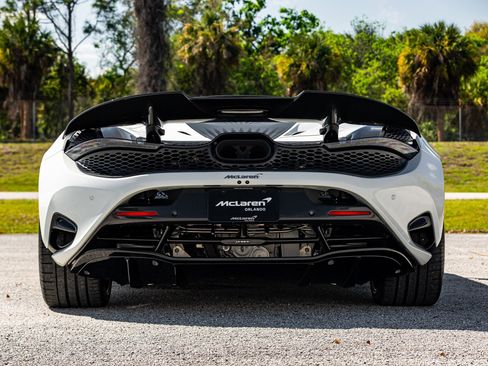 Used 2024 McLaren 750S Spider RWD image 8