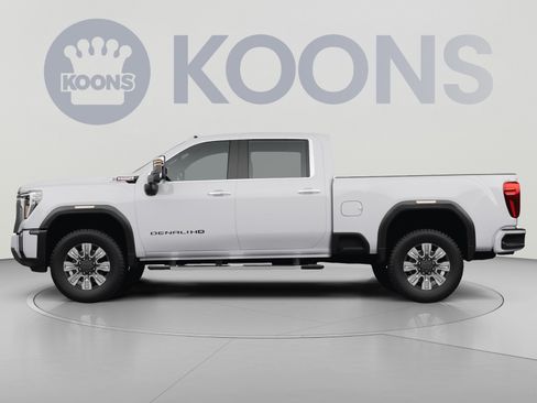New 2026 GMC Sierra 3500 Denali w/ Denali Reserve Package AWD/4WD image 2