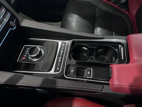 Used 2019 Jaguar F-PACE S image 21