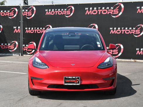 Used 2021 Tesla Model 3 Standard Range Plus image 2