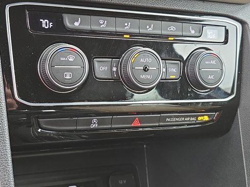 Used 2023 Volkswagen Atlas Cross Sport SE image 24