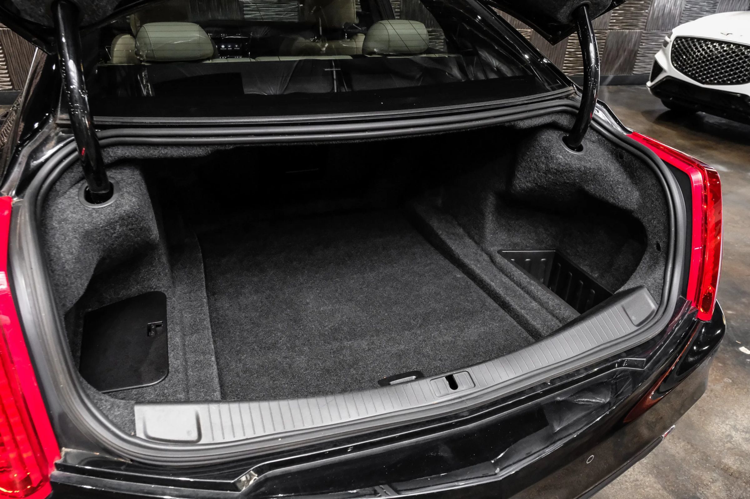 Used 2019 Cadillac CTS Luxury RWD image 56