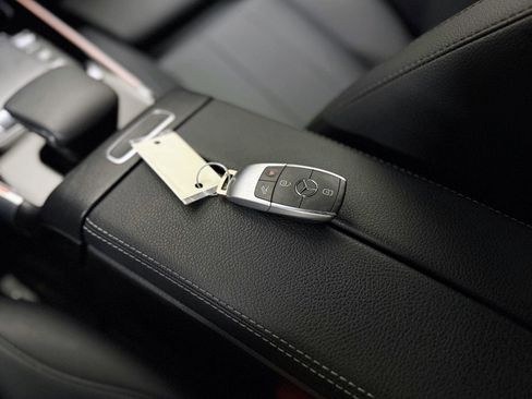 Used 2023 Mercedes-Benz EQB 300 4MATIC w/ Exclusive Package image 25