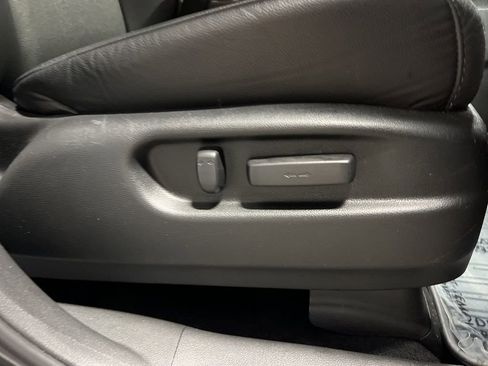 Used 2022 Honda Pilot Touring image 11