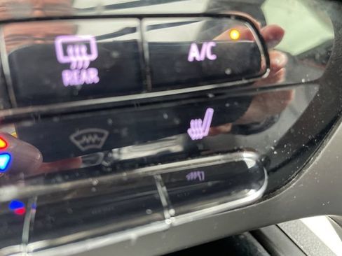 Used 2023 Buick Envision Essence w/ Sport Touring Package FWD image 20