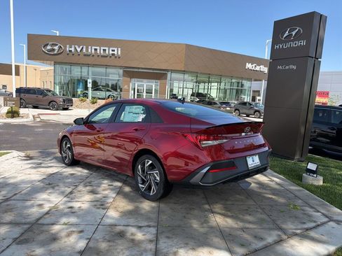New 2025 Hyundai Elantra SEL FWD image 3