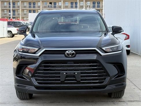 Used 2025 Toyota Grand Highlander AWD image 8