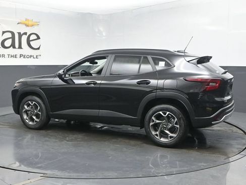 New 2026 Chevrolet Trax LT w/ Sunroof Package FWD image 30