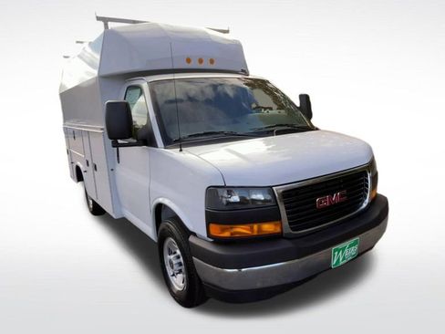 New 2025 GMC Savana 3500 w/ Power Convenience Package image 4