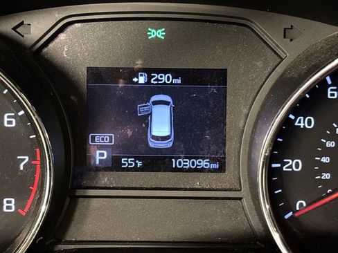 Used 2021 Kia Sedona LX image 36