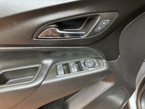 Used 2024 Chevrolet Equinox LT w/ LPO, Floor Liner Package image 22